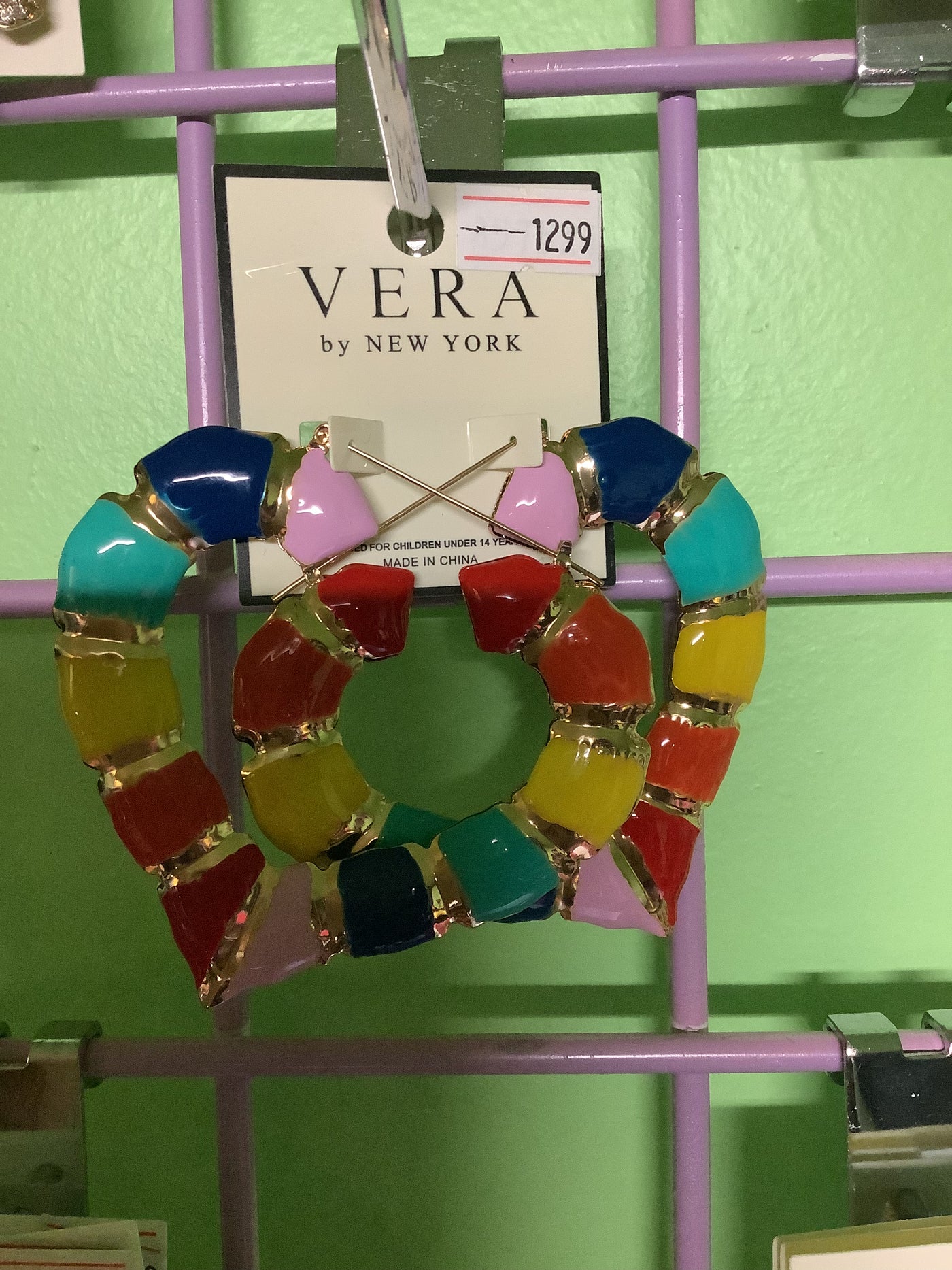 VERA by New York: Rainbow heart Hoop Earrings